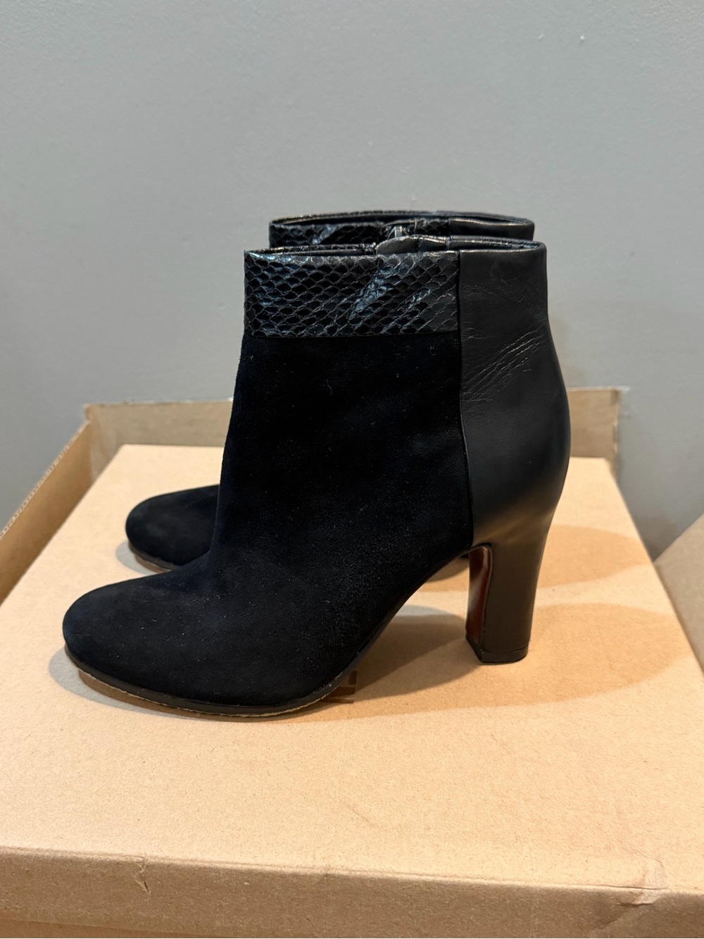 Classic Black Suede & Leather Ankle Boots by Sam Edelman size 6.5